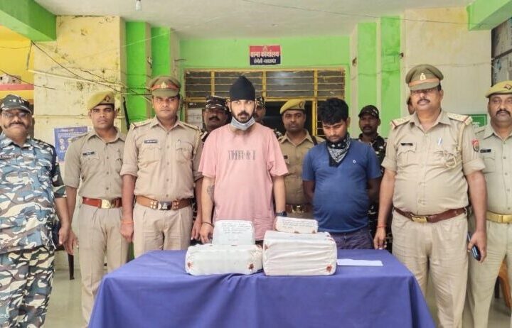 Maharajganj: SSB व पुलिस की संयुक्त टीम ने नशीली दवाओं के सौदागरों को किया गिरफ्तार, भारी मात्रा में नशीली दवाएं, सिरप व इंजेक्शन बरामद